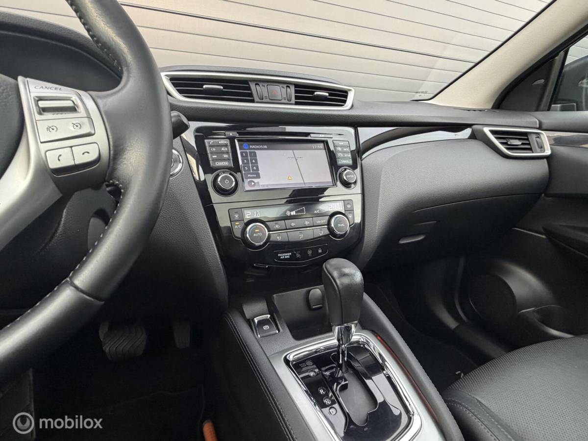 Nissan QASHQAI Nissan Qashqai 1.2 Tekna + LEER*CRUISE*PANO*360*HAAK*NAV*STOELVERW*NAP!