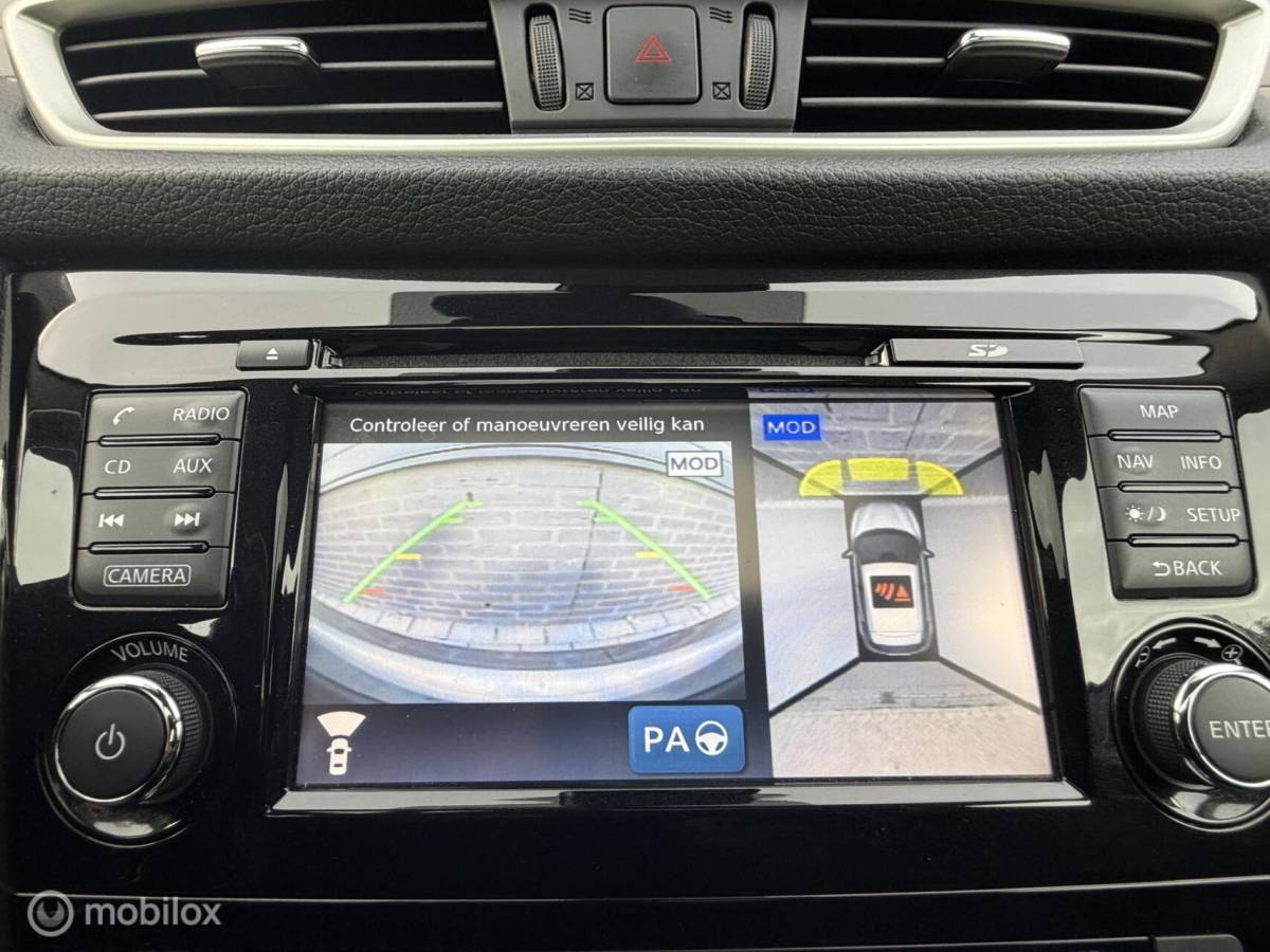 Nissan QASHQAI Nissan Qashqai 1.2 Tekna + LEER*CRUISE*PANO*360*HAAK*NAV*STOELVERW*NAP!