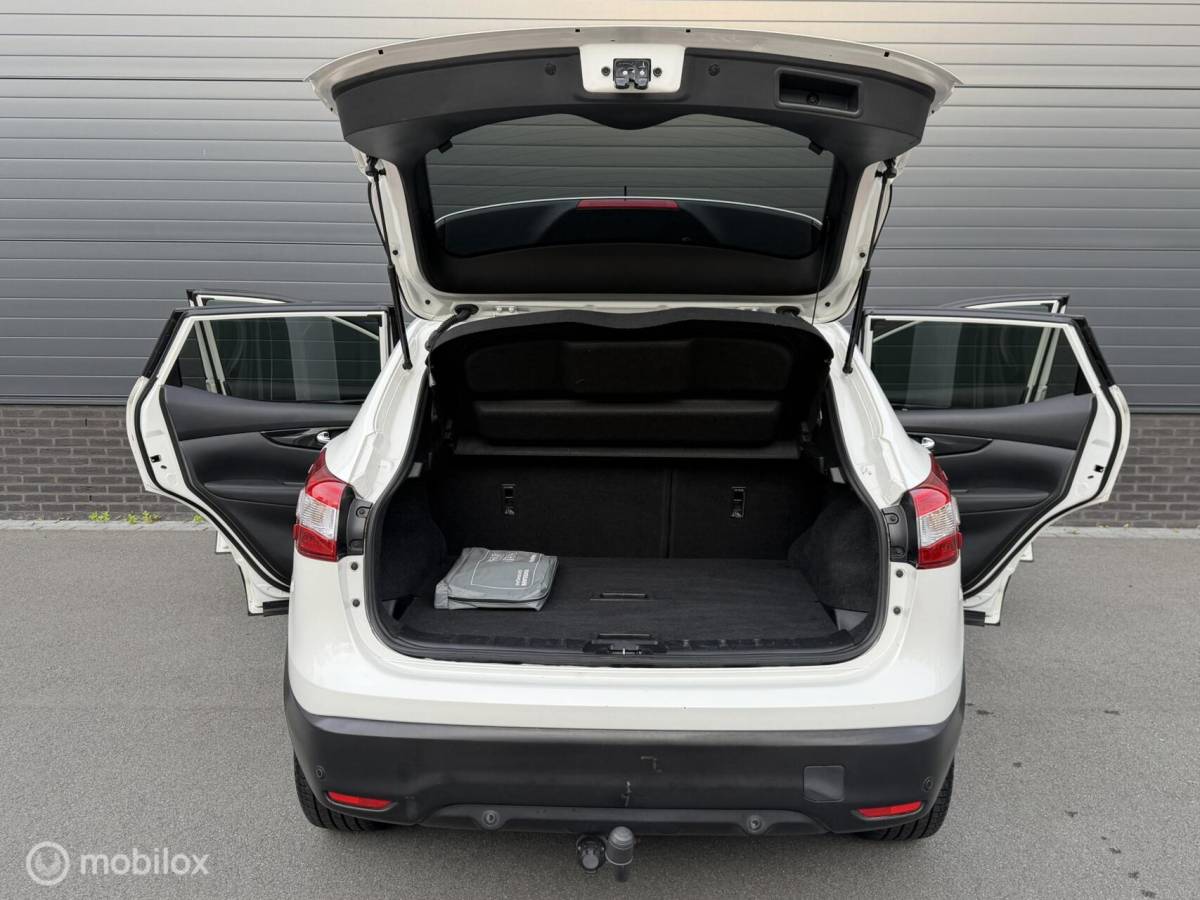Nissan QASHQAI Nissan Qashqai 1.2 Tekna + LEER*CRUISE*PANO*360*HAAK*NAV*STOELVERW*NAP!
