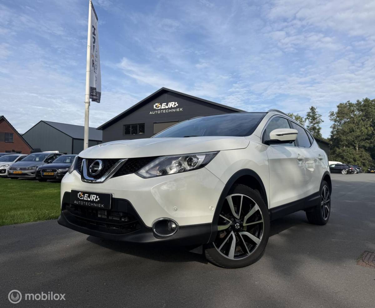 Nissan QASHQAI Nissan Qashqai 1.2 Tekna + LEER*CRUISE*PANO*360*HAAK*NAV*STOELVERW*NAP!