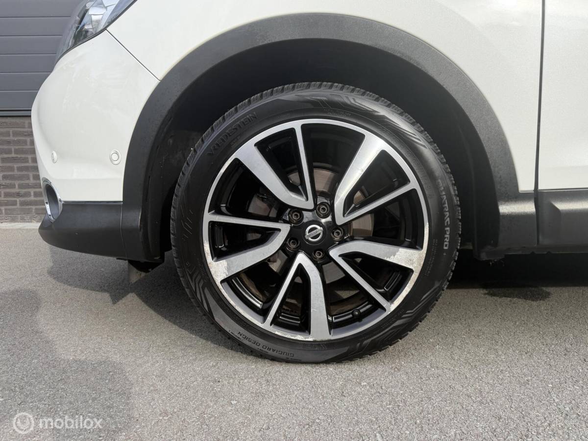 Nissan QASHQAI Nissan Qashqai 1.2 Tekna + LEER*CRUISE*PANO*360*HAAK*NAV*STOELVERW*NAP!