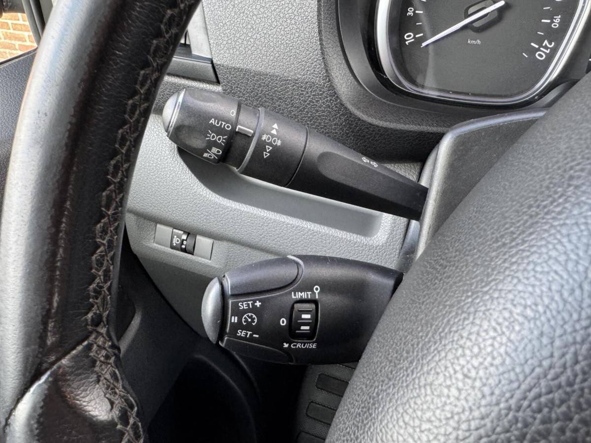 Toyota ProAce Toyota ProAce Worker MARGE 2.0 D-4D 123pk Professional Long Dubbele Cabine
