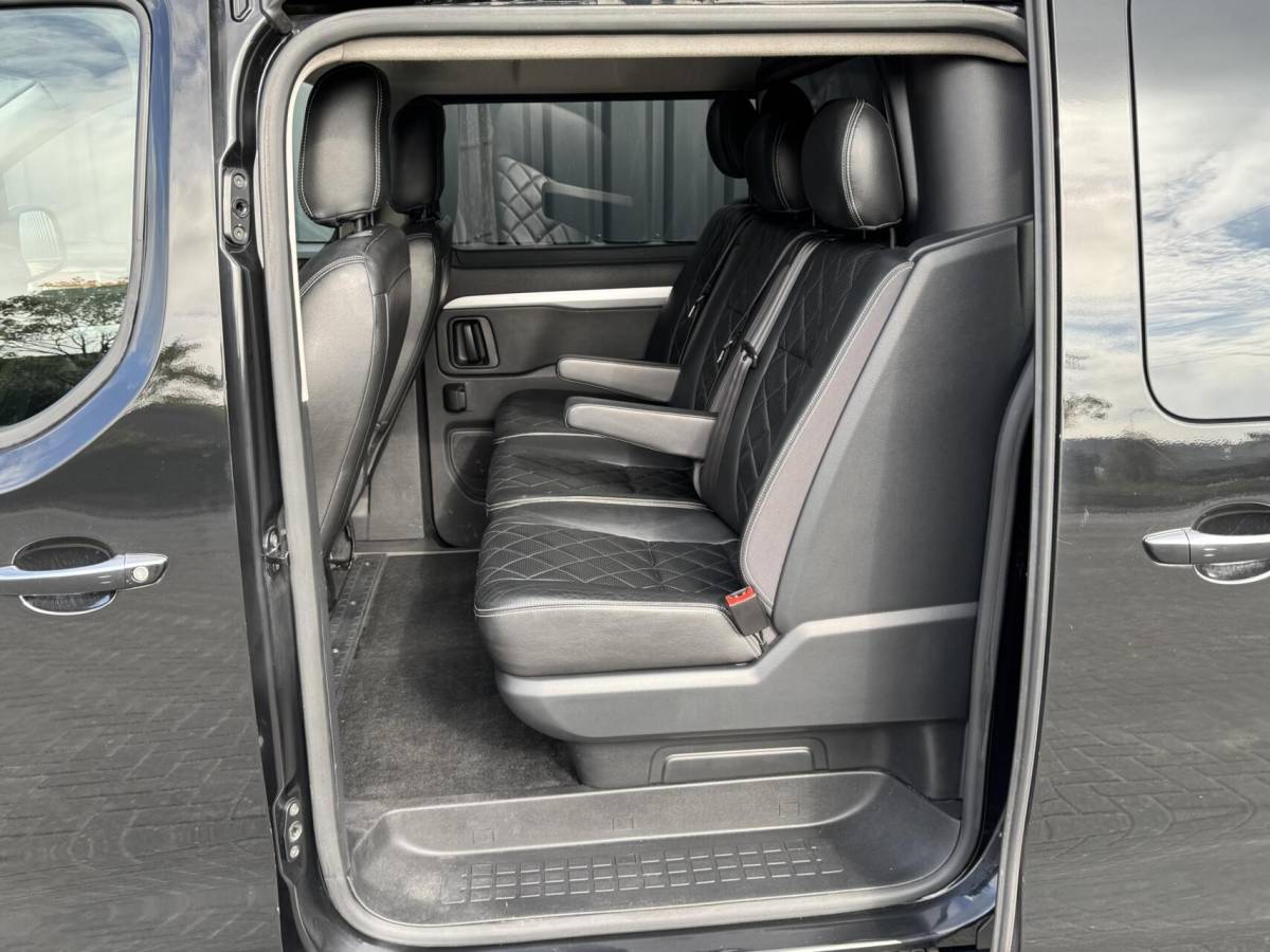 Toyota ProAce Toyota ProAce Worker MARGE 2.0 D-4D 123pk Professional Long Dubbele Cabine