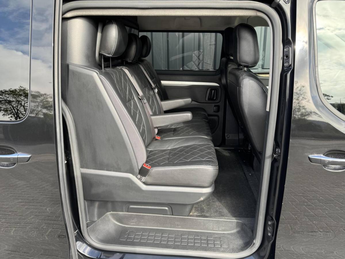 Toyota ProAce Toyota ProAce Worker MARGE 2.0 D-4D 123pk Professional Long Dubbele Cabine