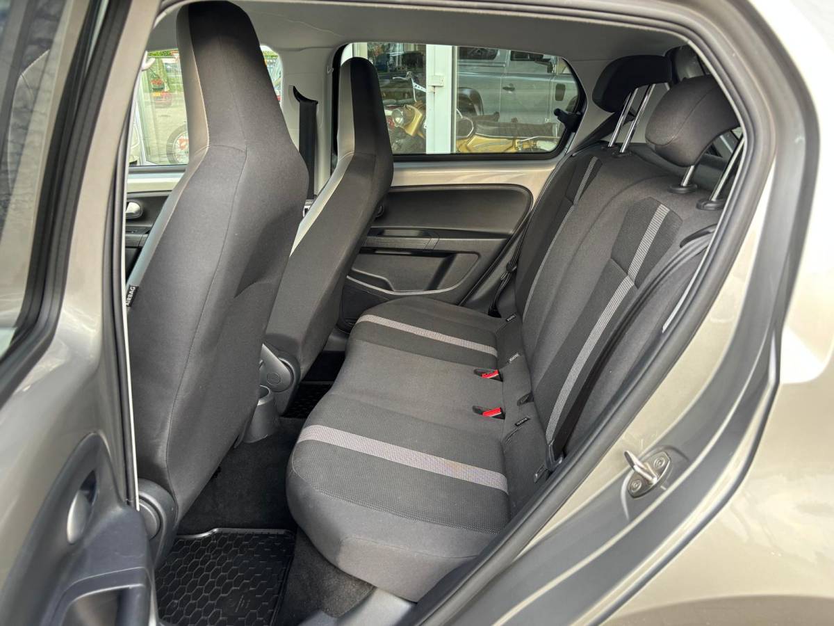 Volkswagen up! Volkswagen Up! 1.0 60PK High Up! | Cruise | MF-Stuur | PDC | Orig. NL | NAP |