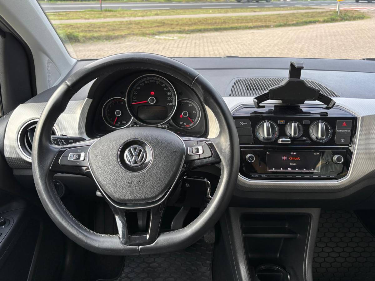 Volkswagen up! Volkswagen Up! 1.0 60PK High Up! | Cruise | MF-Stuur | PDC | Orig. NL | NAP |