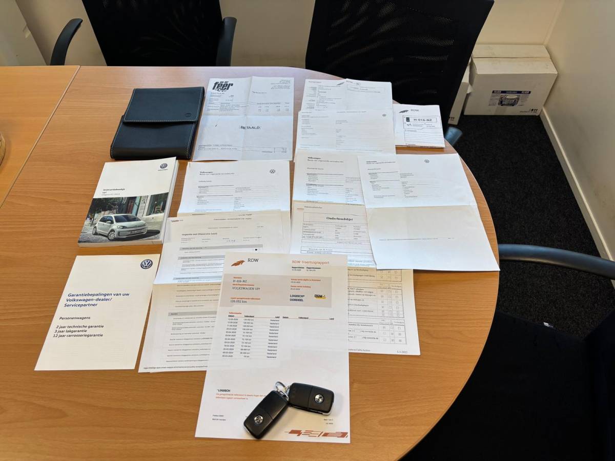 Volkswagen up! Volkswagen Up! 1.0 60PK High Up! | Cruise | MF-Stuur | PDC | Orig. NL | NAP |