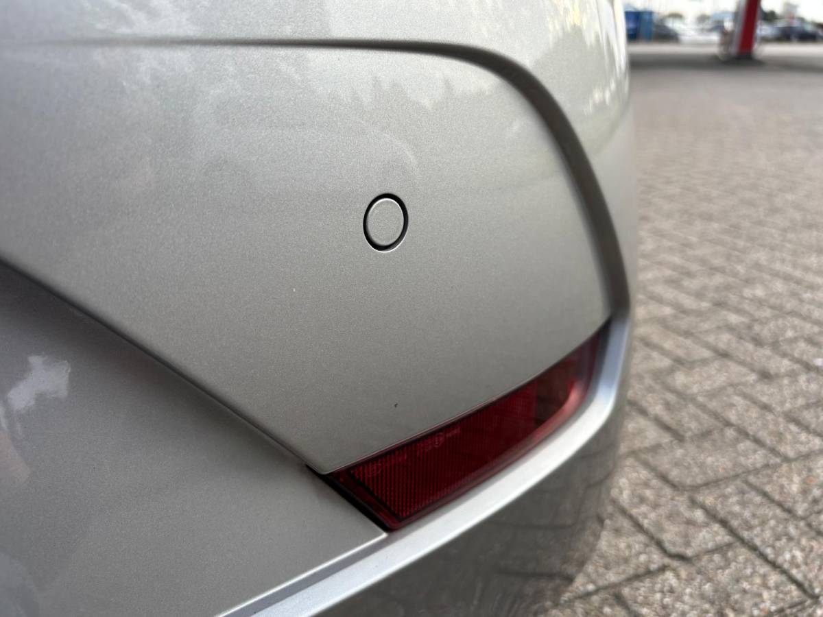 Volkswagen up! Volkswagen Up! 1.0 60PK High Up! | Cruise | MF-Stuur | PDC | Orig. NL | NAP |