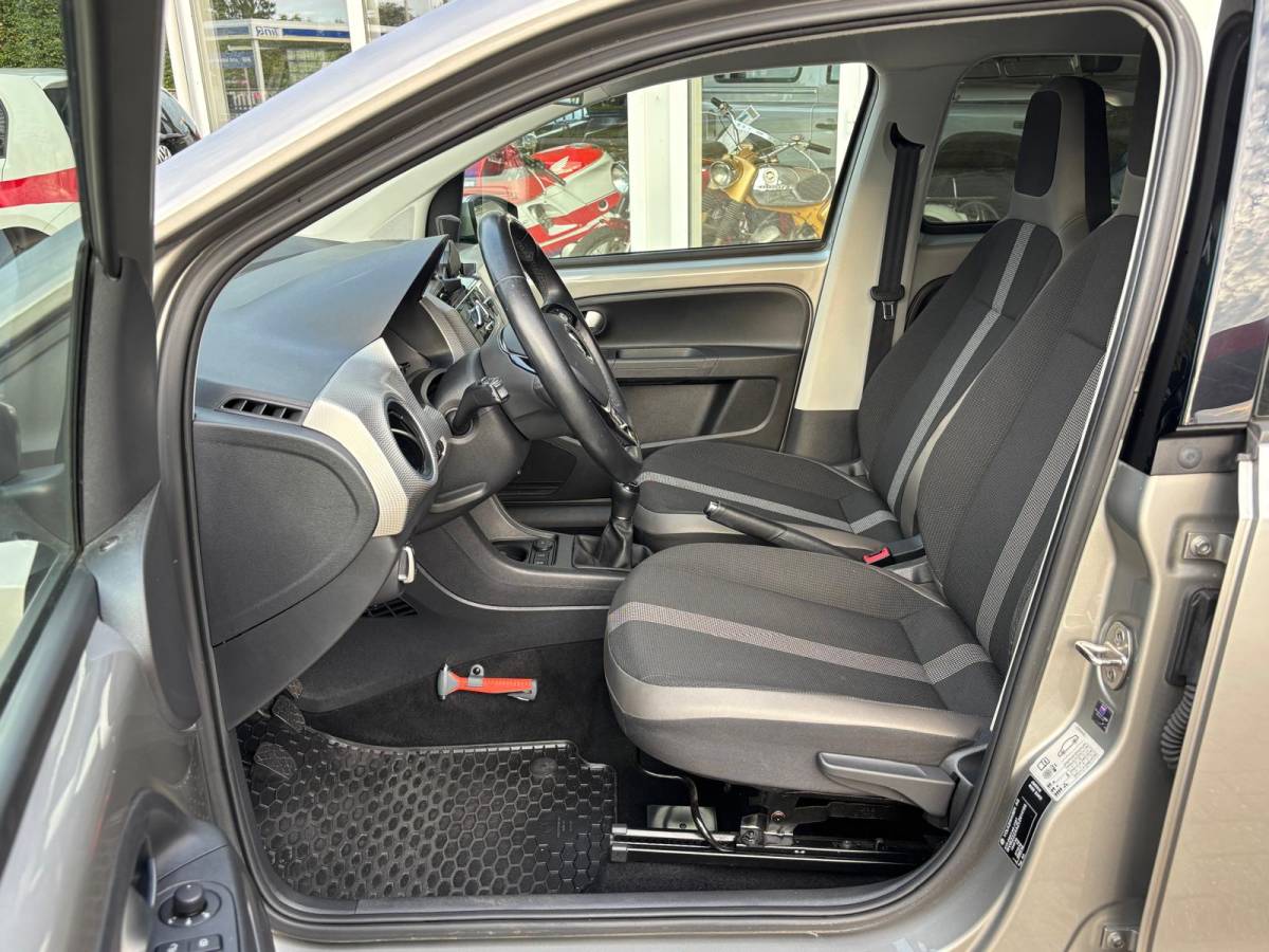 Volkswagen up! Volkswagen Up! 1.0 60PK High Up! | Cruise | MF-Stuur | PDC | Orig. NL | NAP |
