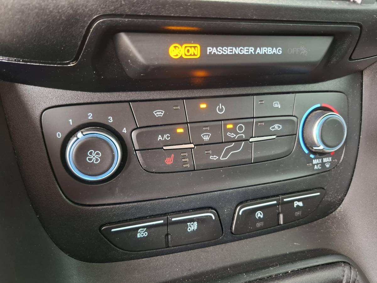 Ford Transit Connect Ford Transit Connect 1.0 Ecoboost L1 Trend BENZINE / CAMERA / 3 ZITS / IMPERIAL / TREKHAAK