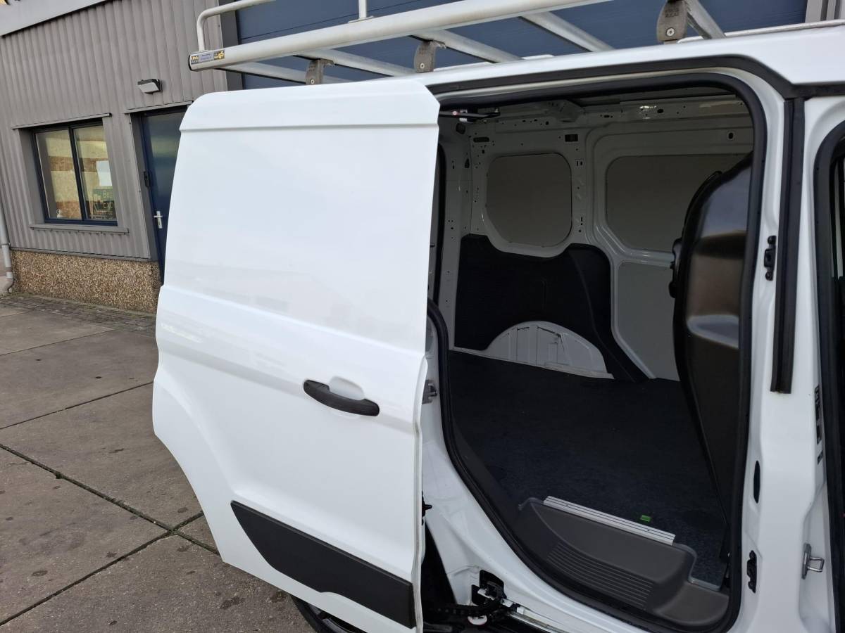 Ford Transit Connect Ford Transit Connect 1.0 Ecoboost L1 Trend BENZINE / CAMERA / 3 ZITS / IMPERIAL / TREKHAAK