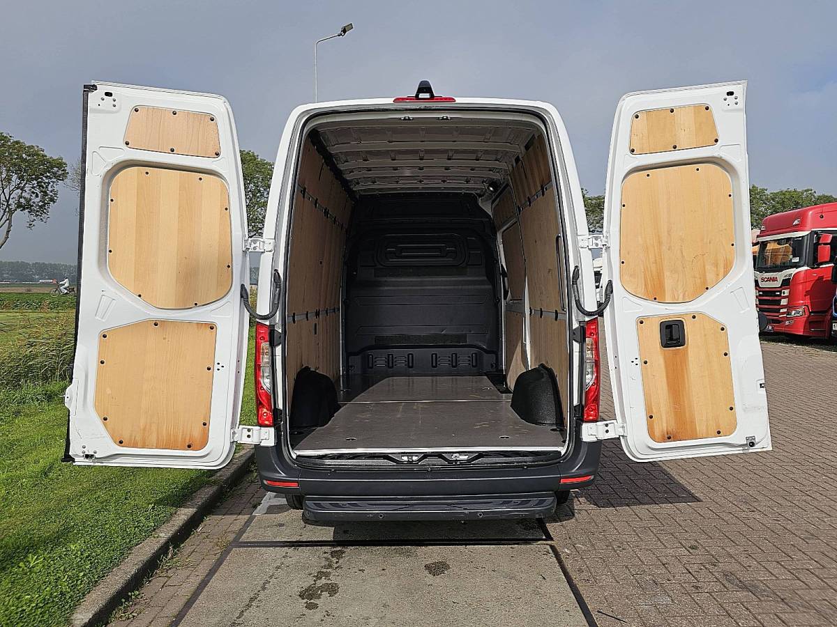 Mercedes-Benz Sprinter MERCEDES-BENZ SPRINTER 315 L2H2 RWD Automaat Airco Mbux Apple Carplay Camera PDC Cruise Control 3 Zits Euro6 150 PK!
