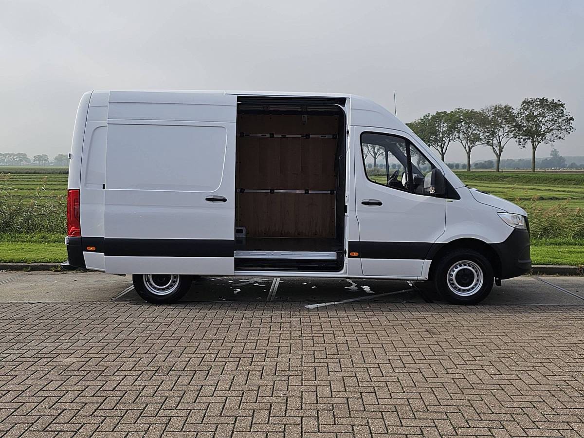 Mercedes-Benz Sprinter MERCEDES-BENZ SPRINTER 315 L2H2 RWD Automaat Airco Mbux Apple Carplay Camera PDC Cruise Control 3 Zits Euro6 150 PK!