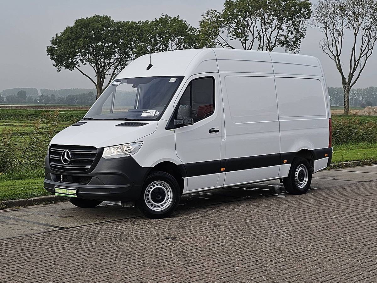 Mercedes-Benz Sprinter MERCEDES-BENZ SPRINTER 315 L2H2 RWD Automaat Airco Mbux Apple Carplay Camera PDC Cruise Control 3 Zits Euro6 150 PK!