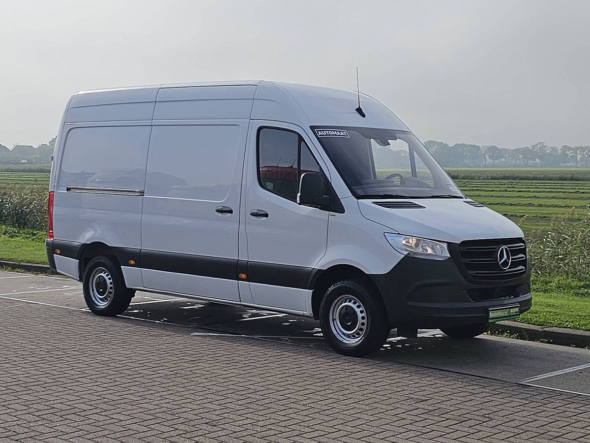 Mercedes-Benz Sprinter MERCEDES-BENZ SPRINTER 315 L2H2 RWD Automaat Airco Mbux Apple Carplay Camera PDC Cruise Control 3 Zits Euro6 150 PK!
