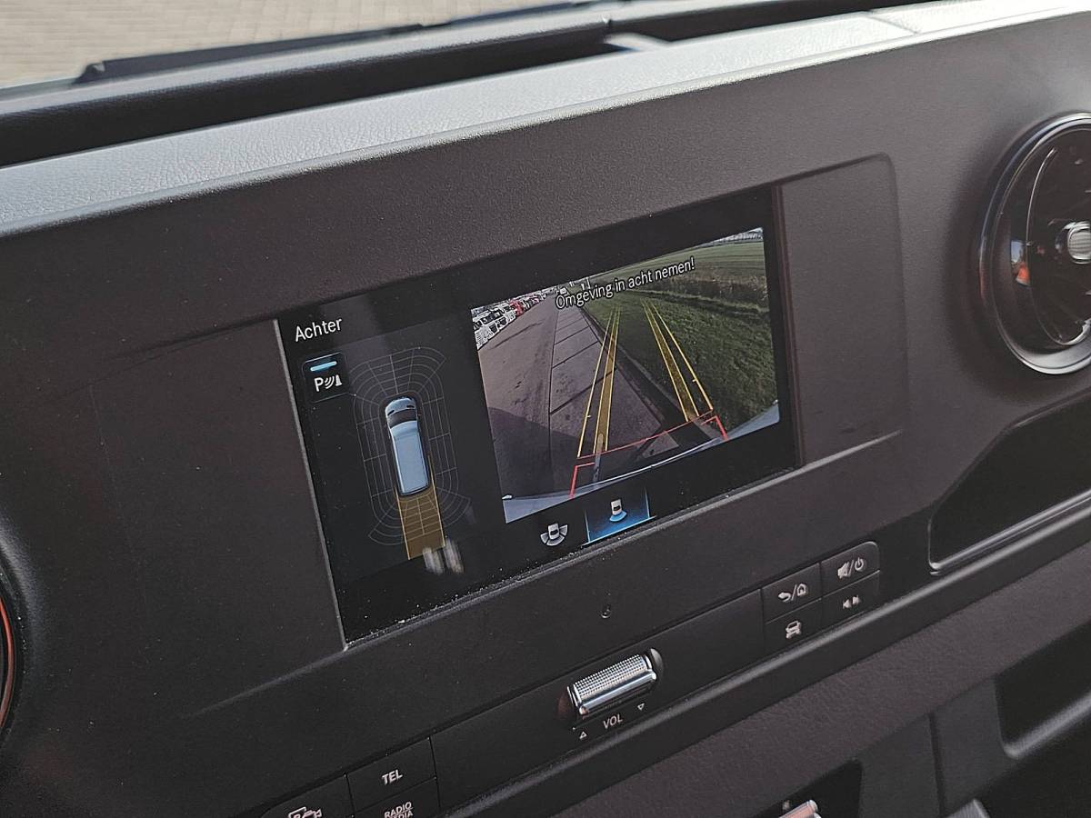 Mercedes-Benz Sprinter MERCEDES-BENZ SPRINTER 317 L2H2 RWD Automaat Airco Mbux Camera Cruise Control Apple Carplay Parkeersensoren 3 Zits Euro6 170 PK!