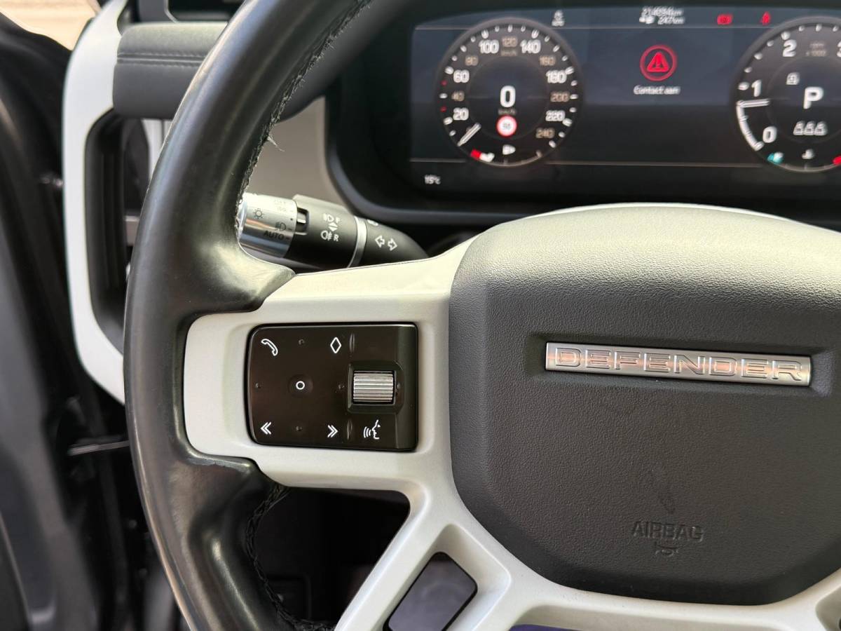 Land Rover Defender Land Rover Defender 2.0 D240 110 S | 3/6/12MND GARANTIE | GRIJSKENTEKEN| PANO | CRUISE | LED | CARPLAY | DAB | NAVI | LMV |