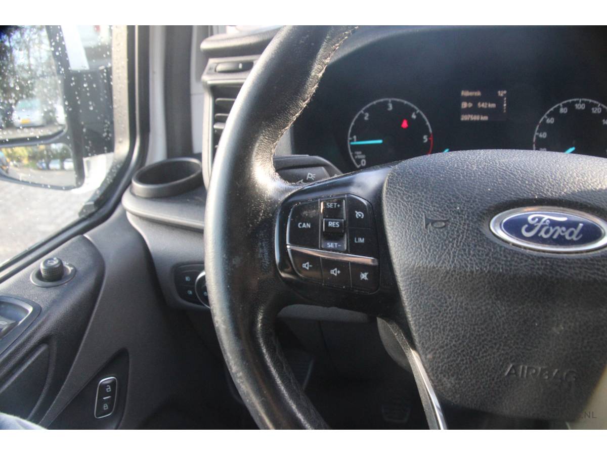 Ford Transit Custom Ford Transit Custom 300 2.0 TDCI L2H1 Limited | Trekhaak | Cruise | EURO 6 | Camera |