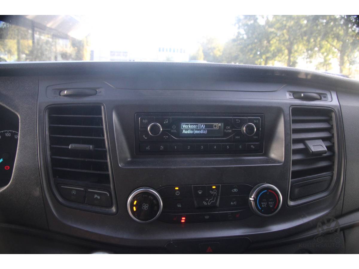 Ford Transit Custom Ford Transit Custom 300 2.0 TDCI L2H1 Limited | Trekhaak | Cruise | EURO 6 | Camera |