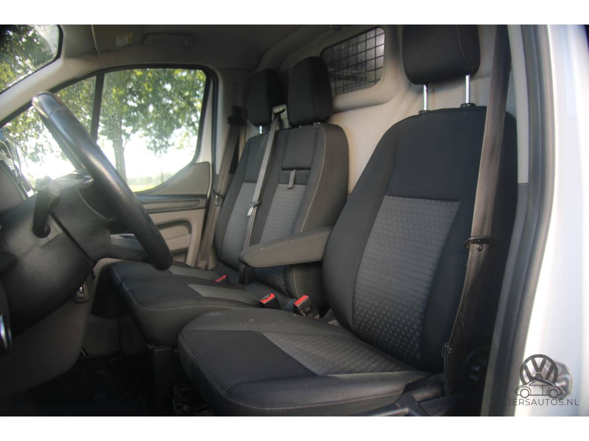 Ford Transit Custom Ford Transit Custom 300 2.0 TDCI L2H1 Limited | Trekhaak | Cruise | EURO 6 | Camera |