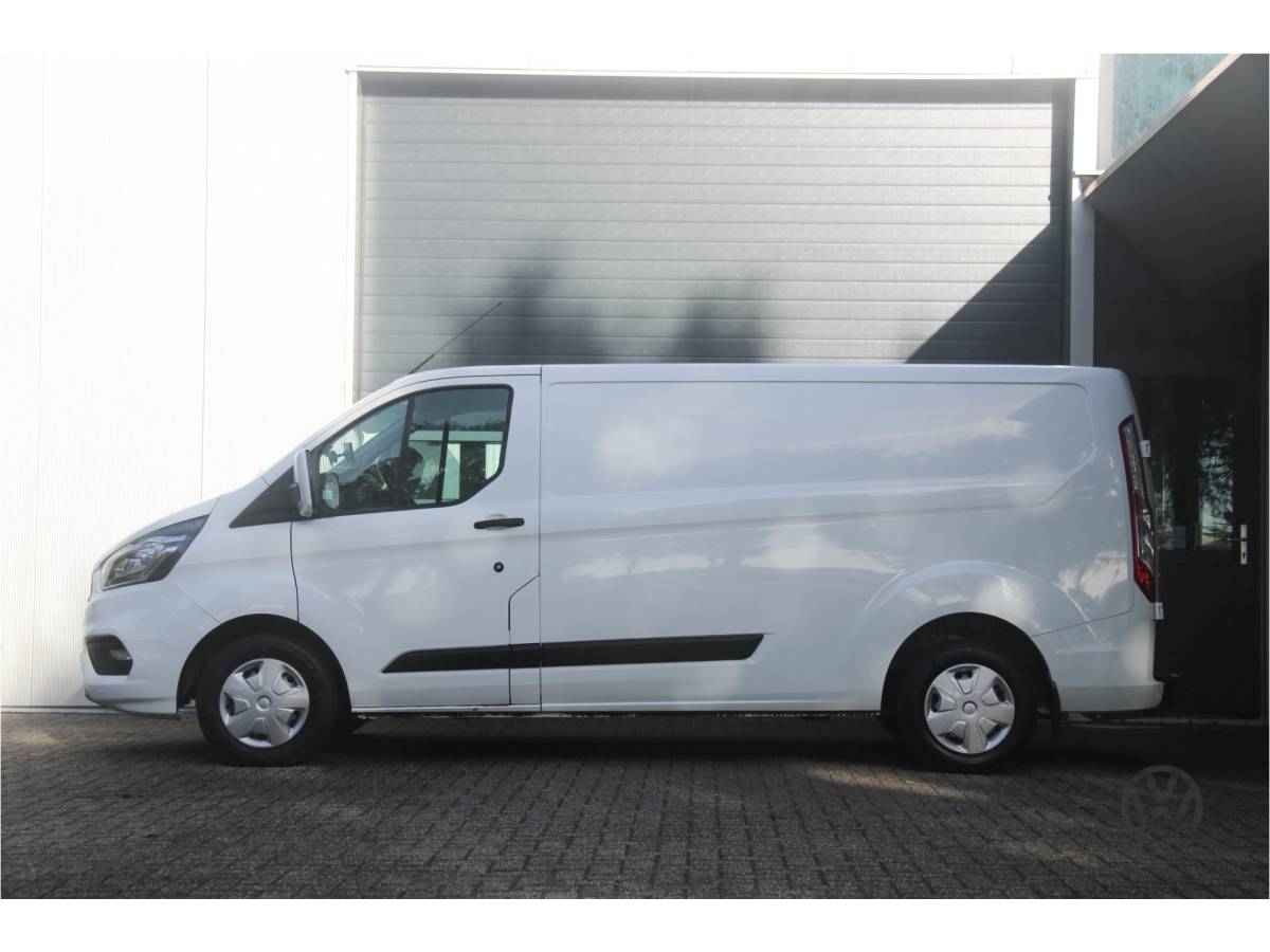 Ford Transit Custom Ford Transit Custom 300 2.0 TDCI L2H1 Limited | Trekhaak | Cruise | EURO 6 | Camera |
