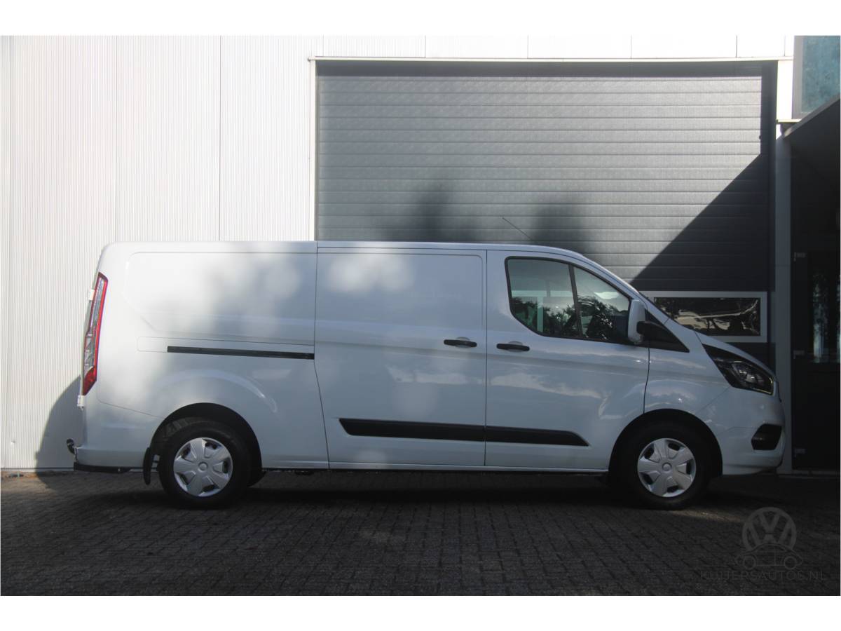 Ford Transit Custom Ford Transit Custom 300 2.0 TDCI L2H1 Limited | Trekhaak | Cruise | EURO 6 | Camera |