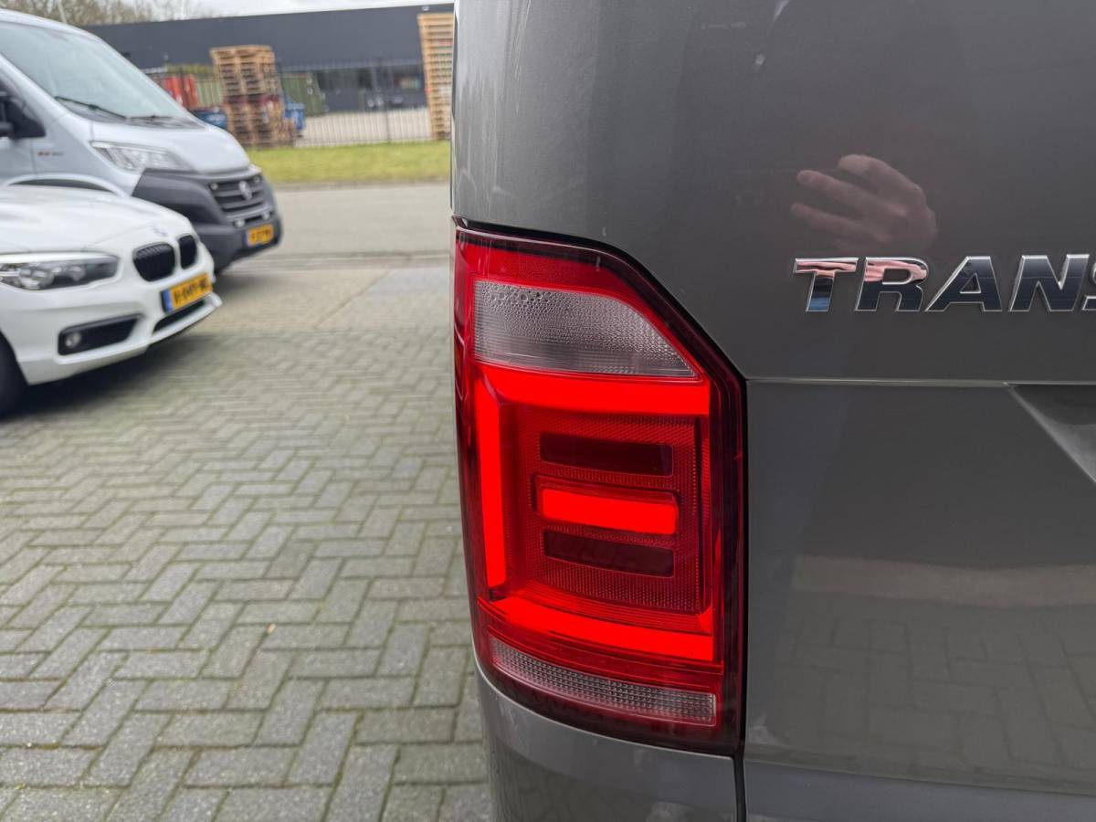 Volkswagen Transporter Volkswagen Transporter 2.0 TDI L2H1 DC Highline | 2E EIGENAAR | NW DISTR RIEM | NAVI | CAMERA | CRUISE |AIRCO |