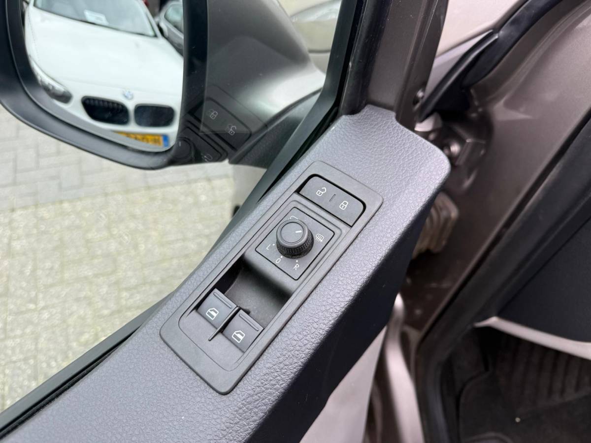Volkswagen Transporter Volkswagen Transporter 2.0 TDI L2H1 DC Highline | 2E EIGENAAR | NW DISTR RIEM | NAVI | CAMERA | CRUISE |AIRCO |