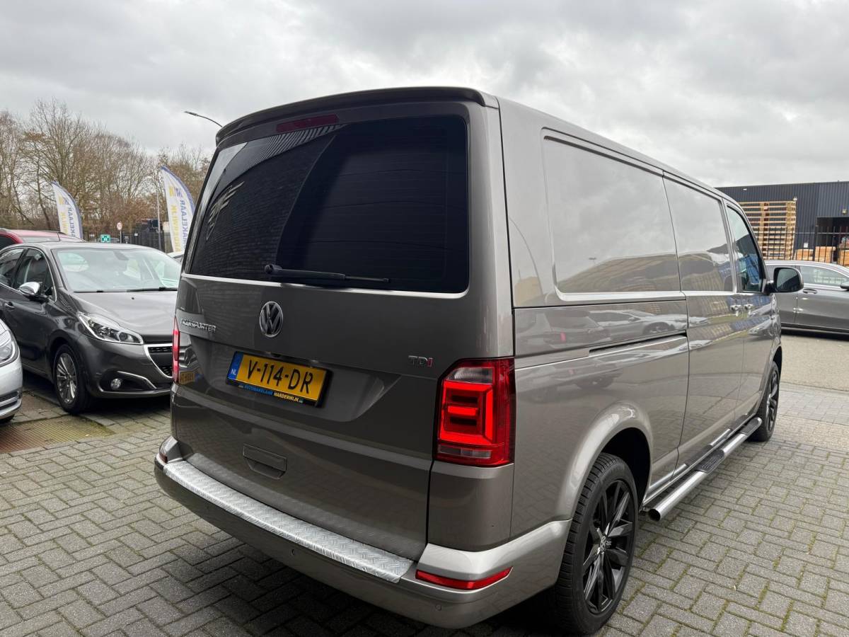 Volkswagen Transporter Volkswagen Transporter 2.0 TDI L2H1 DC Highline | 2E EIGENAAR | NW DISTR RIEM | NAVI | CAMERA | CRUISE |AIRCO |