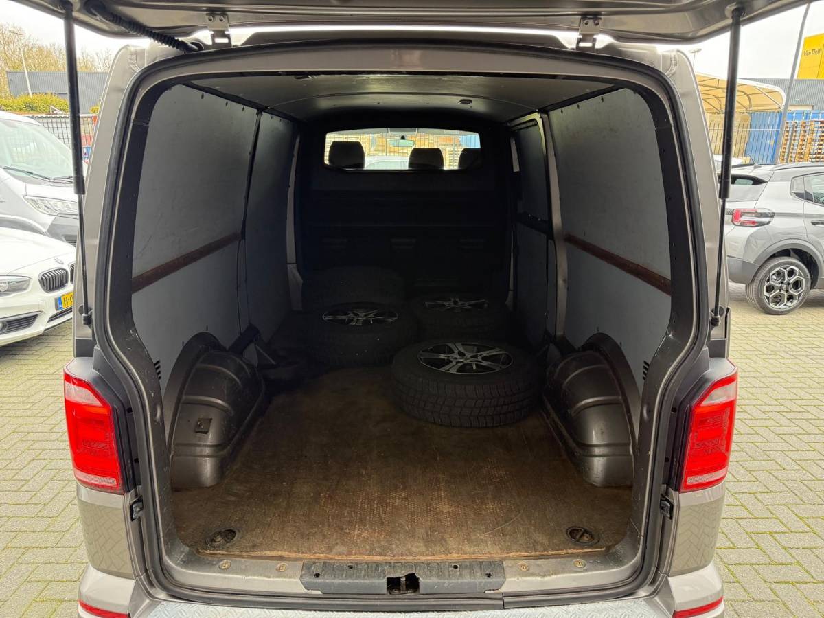Volkswagen Transporter Volkswagen Transporter 2.0 TDI L2H1 DC Highline | 2E EIGENAAR | NW DISTR RIEM | NAVI | CAMERA | CRUISE |AIRCO |