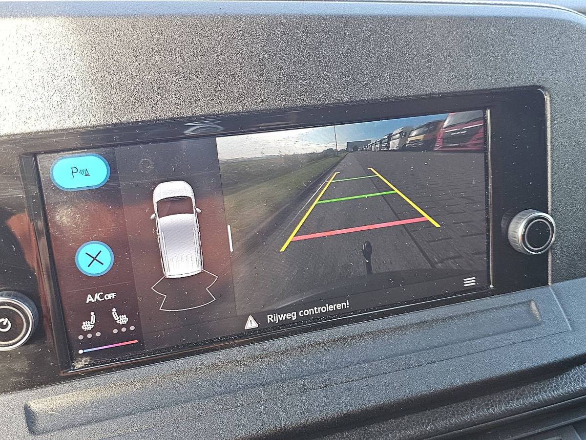 Volkswagen Caddy VOLKSWAGEN CADDY 2.0 L1 LED Navi Automaat Stoelverwarming Wp-Inrichting Trekhaak Airco Comfort-Stoel!
