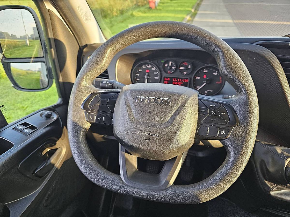 Iveco Daily IVECO DAILY 35 S 14 Bakwagen | Laadklep | Zijdeur | Spoiler | 3zits | Bluetooth | 136pk