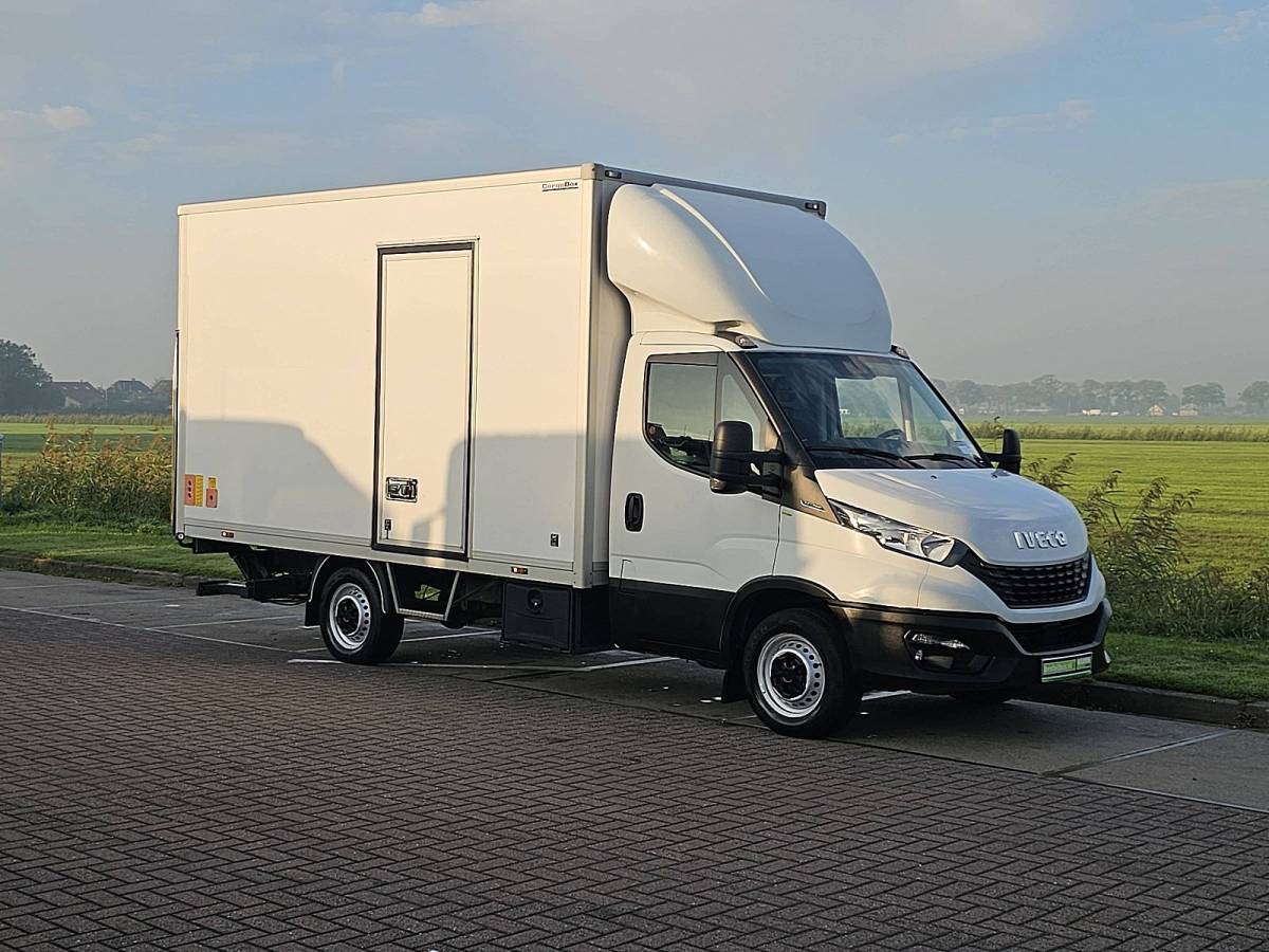 Iveco Daily IVECO DAILY 35 S 14 Bakwagen | Laadklep | Zijdeur | Spoiler | 3zits | Bluetooth | 136pk