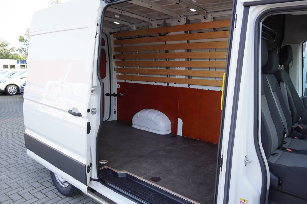 Volkswagen Crafter Volkswagen Crafter 35 2.0 TDI L3H3 Highline Airco/Cruise/PDC