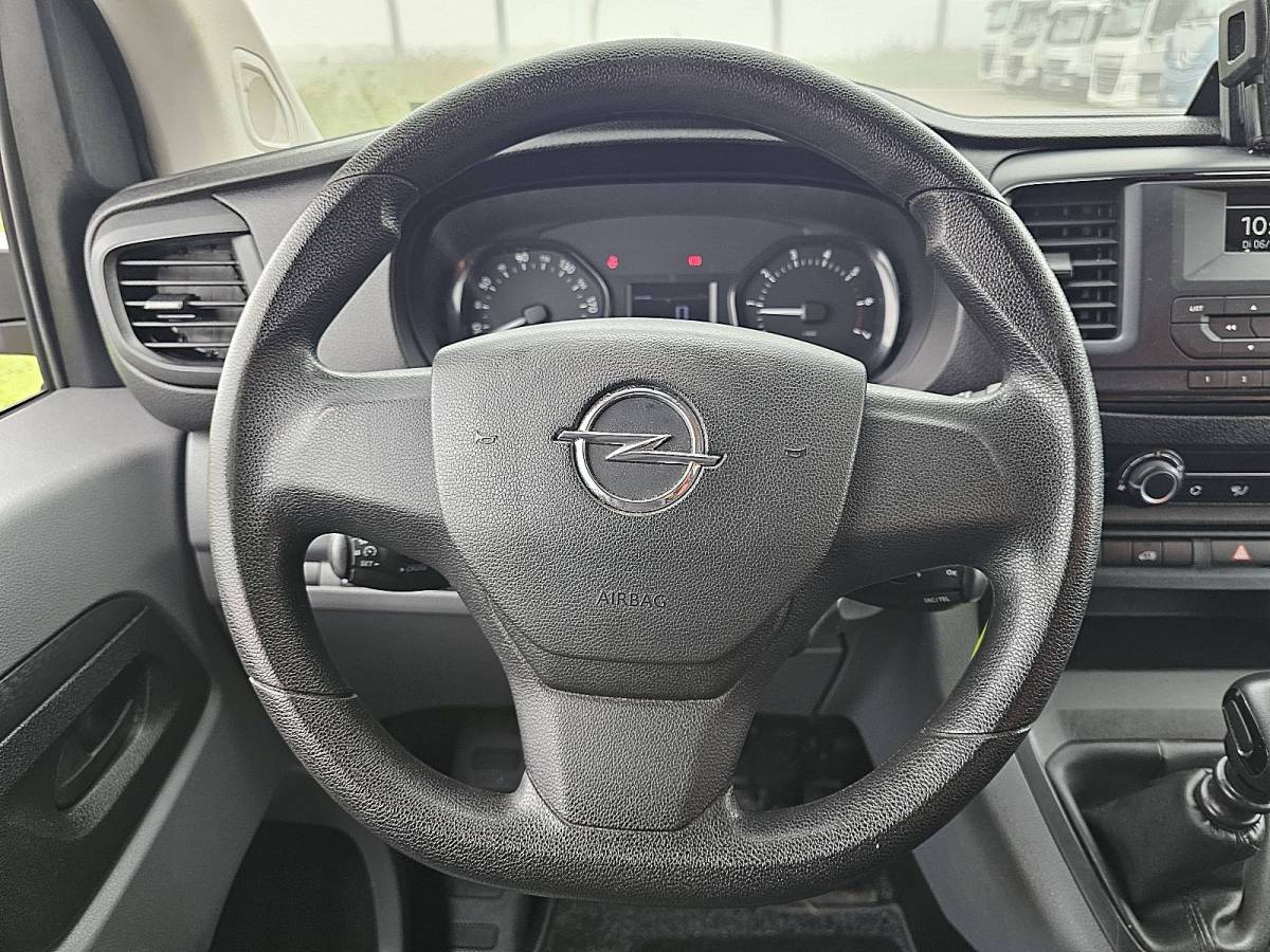 Opel Vivaro OPEL VIVARO 1.5 L2 3-Zits/Leer Euro6 NAP Airco Trekhaak Wp-inrichting Onderhouds-historie 1e Eigenaar!