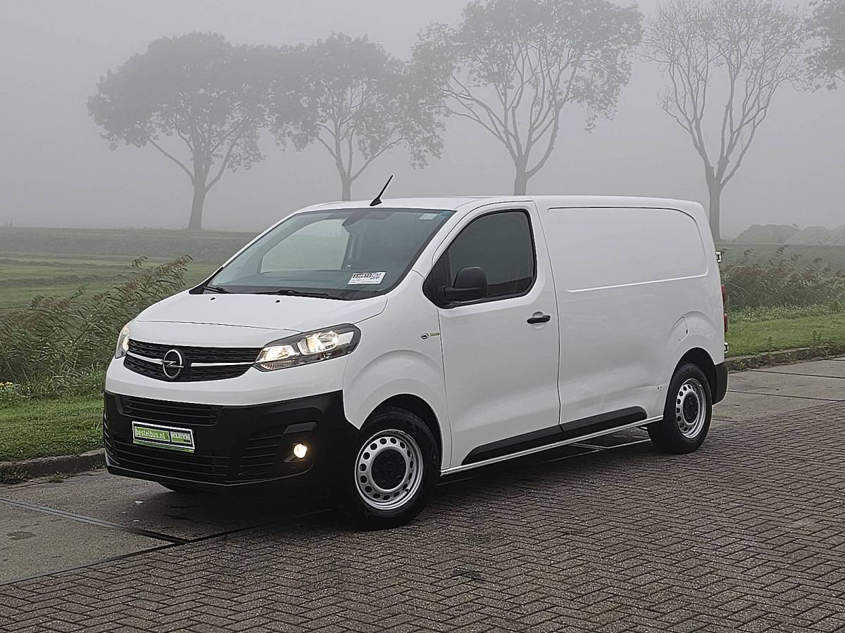 Opel Vivaro OPEL VIVARO 1.5 L2 3-Zits/Leer Euro6 NAP Airco Trekhaak Wp-inrichting Onderhouds-historie 1e Eigenaar!