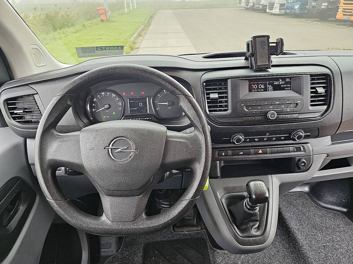 Opel Vivaro OPEL VIVARO 1.5 L2 3-Zits/Leer Euro6 NAP Airco Trekhaak Wp-inrichting Onderhouds-historie 1e Eigenaar!