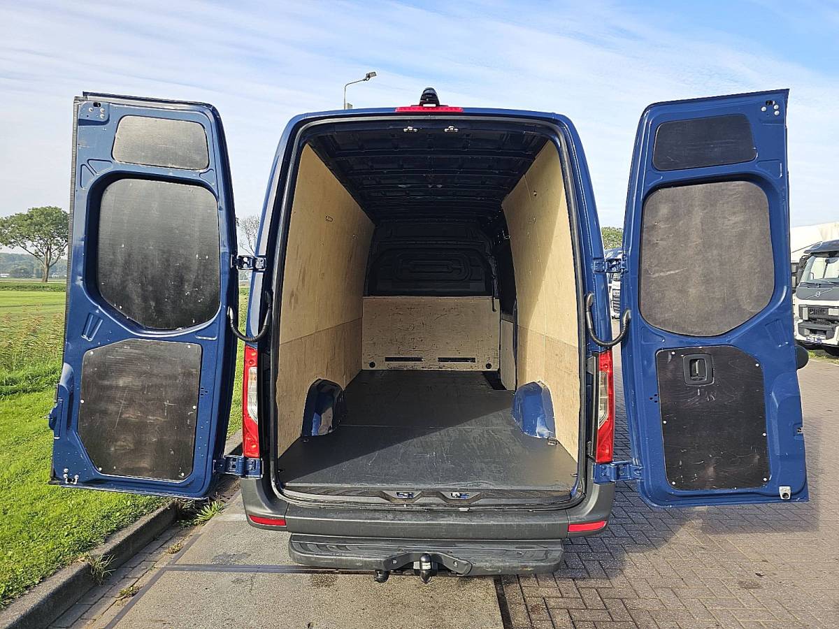 Mercedes-Benz Sprinter MERCEDES-BENZ SPRINTER 317 L3H2 Maxi Mbux LED Navi Trekhaak Euro6 170Pk 3-Zits/Leer!