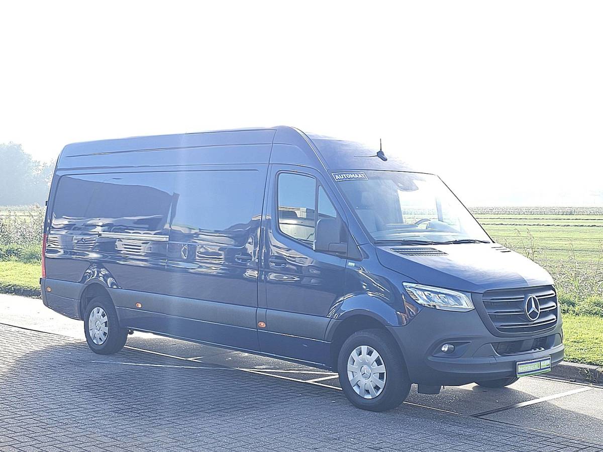 Mercedes-Benz Sprinter MERCEDES-BENZ SPRINTER 317 L3H2 Maxi Mbux LED Navi Trekhaak Euro6 170Pk 3-Zits/Leer!
