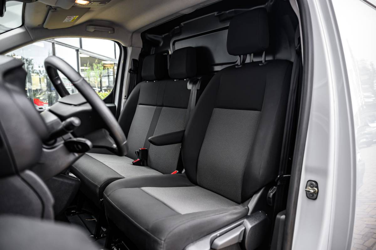 Opel Vivaro Opel VIVARO 1.5 Diesel|Pdc|Airco|Bleuth|3-zits