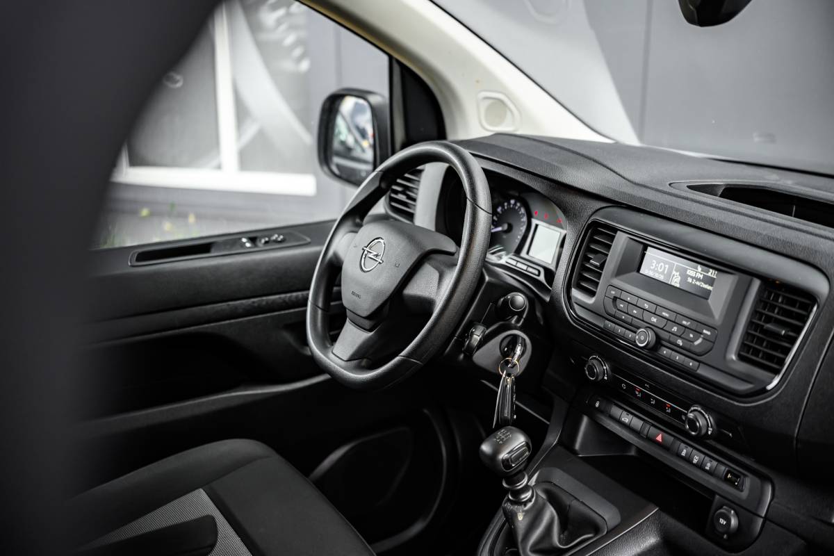 Opel Vivaro Opel VIVARO 1.5 Diesel|Pdc|Airco|Bleuth|3-zits