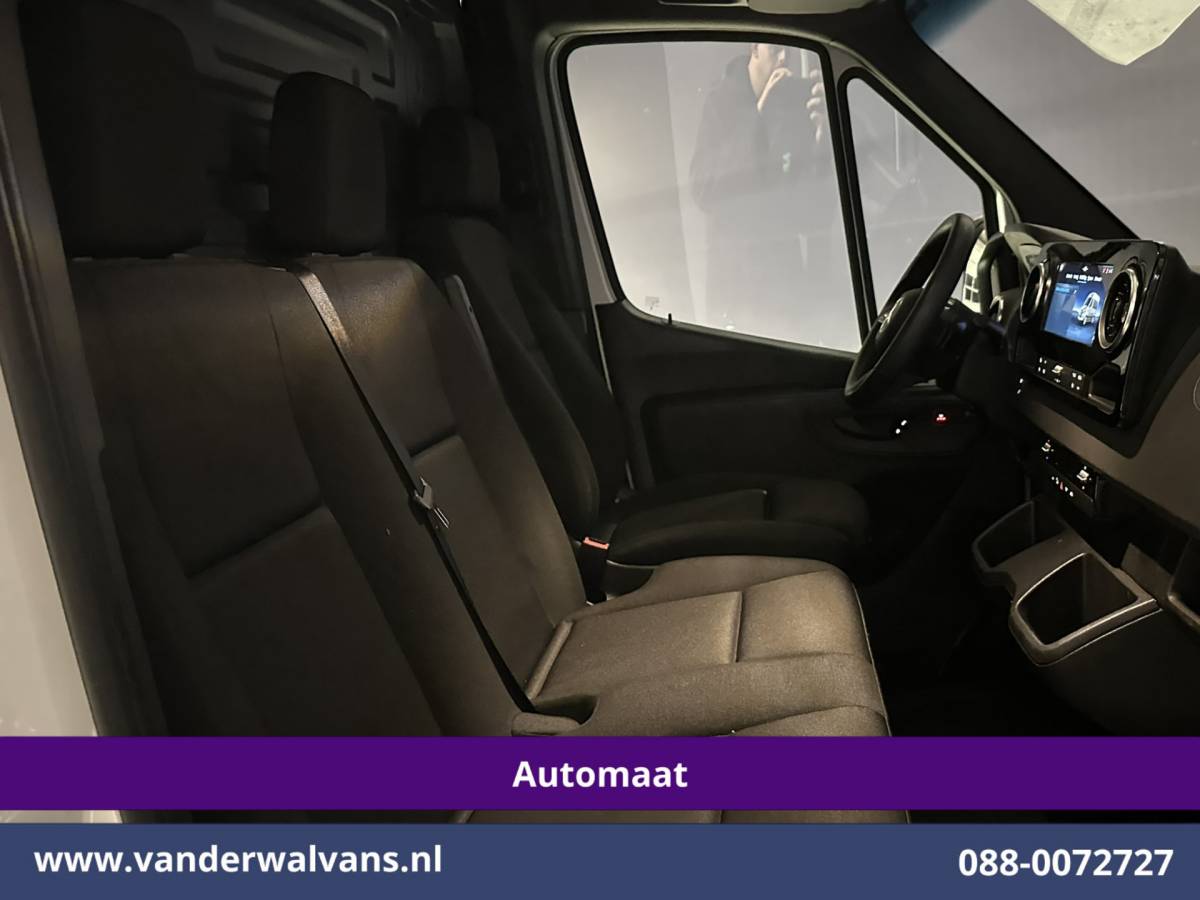 Mercedes-Benz Sprinter Mercedes-Benz Sprinter 317 CDI 170pk 9G-Tronic Automaat L2H2 Euro6 Airco | Camera | Navigatie | Cruisecontrol | LED Chauffeursstoel, Stoelverwarming, Parkeersensoren, Bijrijdersbank