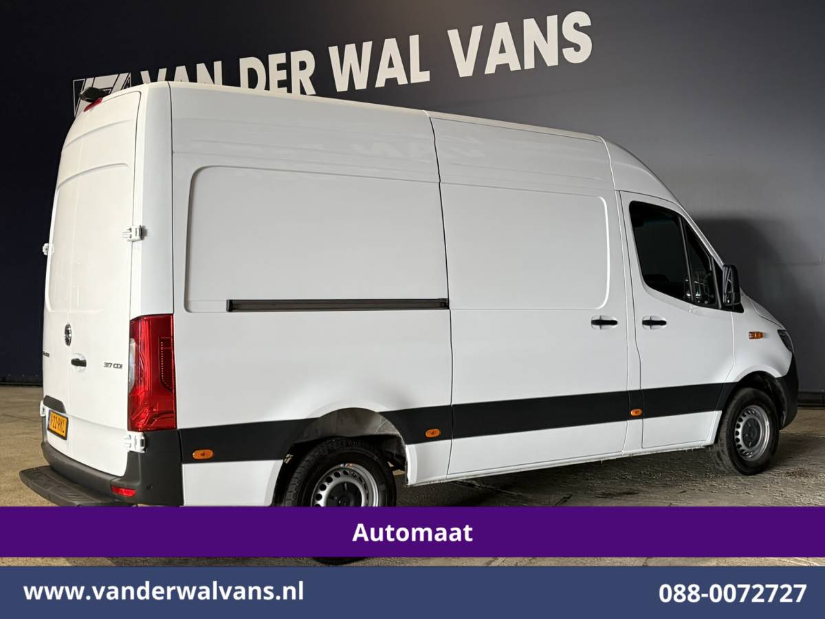Mercedes-Benz Sprinter Mercedes-Benz Sprinter 317 CDI 170pk 9G-Tronic Automaat L2H2 Euro6 Airco | Camera | Navigatie | Cruisecontrol | LED Chauffeursstoel, Stoelverwarming, Parkeersensoren, Bijrijdersbank