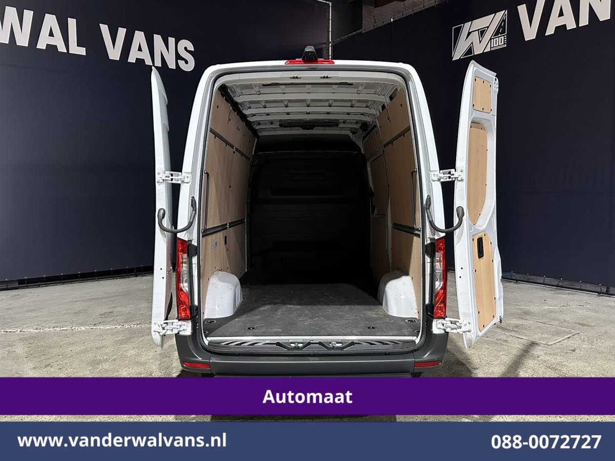 Mercedes-Benz Sprinter Mercedes-Benz Sprinter 317 CDI 170pk 9G-Tronic Automaat L2H2 Euro6 Airco | Camera | Navigatie | Cruisecontrol | LED Chauffeursstoel, Stoelverwarming, Parkeersensoren, Bijrijdersbank