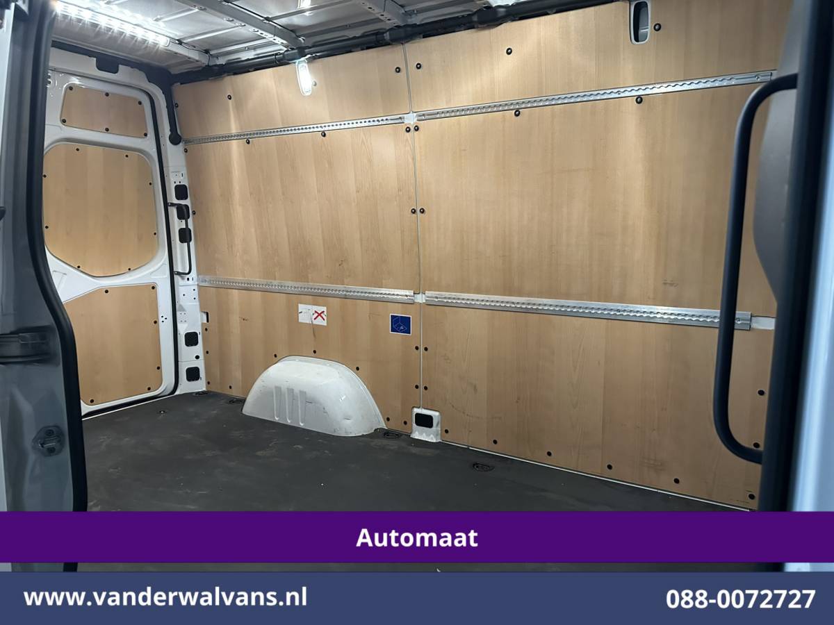 Mercedes-Benz Sprinter Mercedes-Benz Sprinter 317 CDI 170pk 9G-Tronic Automaat L2H2 Euro6 Airco | Camera | Navigatie | Cruisecontrol | LED Chauffeursstoel, Stoelverwarming, Parkeersensoren, Bijrijdersbank