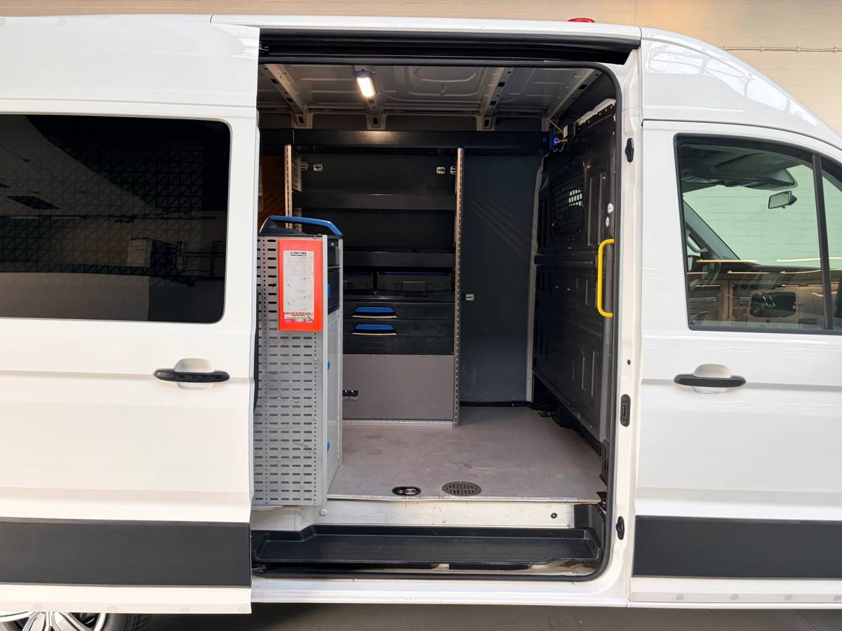 Volkswagen Crafter Volkswagen Crafter Servicewagen 35 2.0 TDI 140pk L3H3 Highline Sortimo Victron v230 Standkachel Trekhaak 3000KG RIJKLAARPRIJS