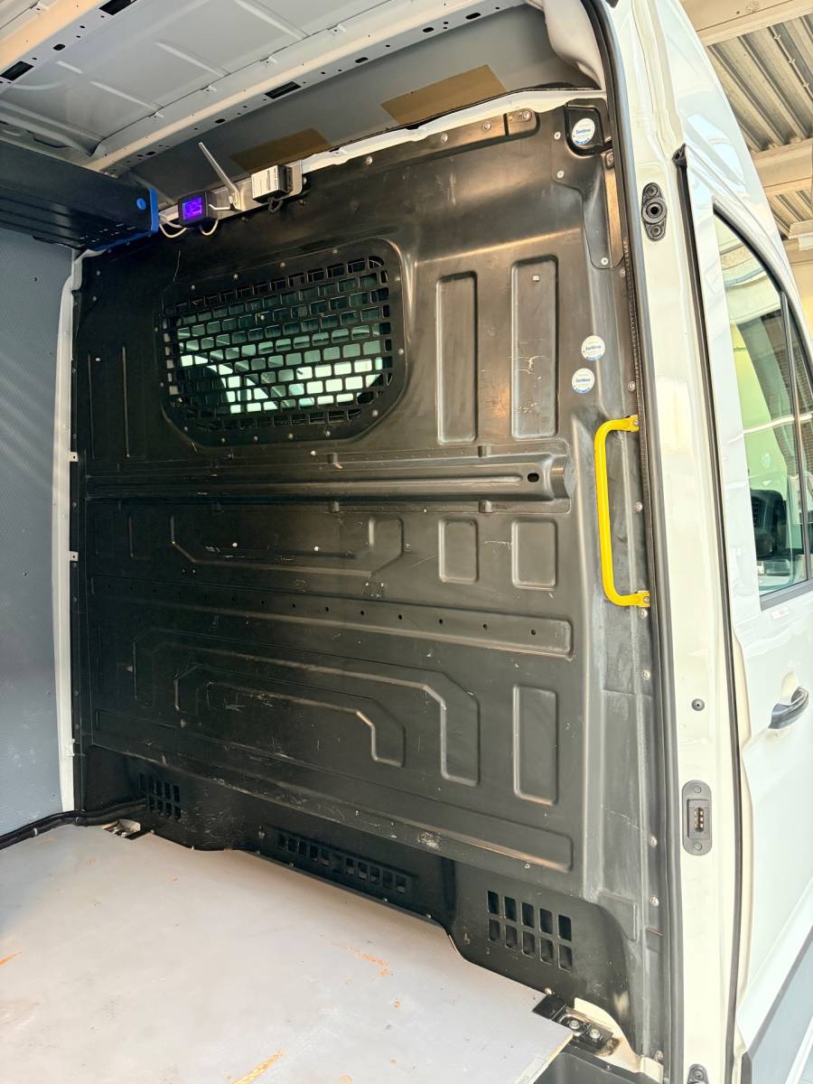 Volkswagen Crafter Volkswagen Crafter Servicewagen 35 2.0 TDI 140pk L3H3 Highline Sortimo Victron v230 Standkachel Trekhaak 3000KG RIJKLAARPRIJS