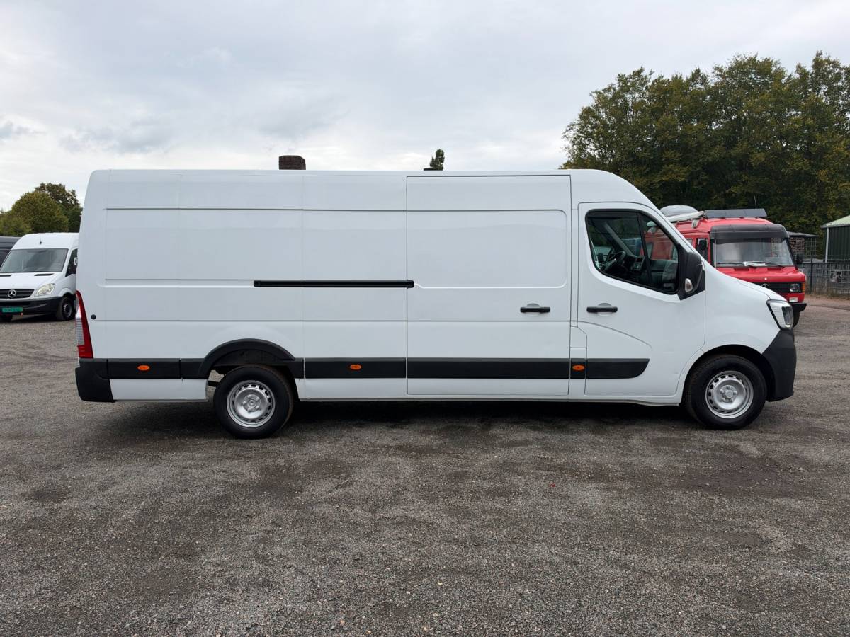 Renault Master Renault Master T35 2.3 dCi 165 L4H2 EL Energy Comfort Airco / Cruise