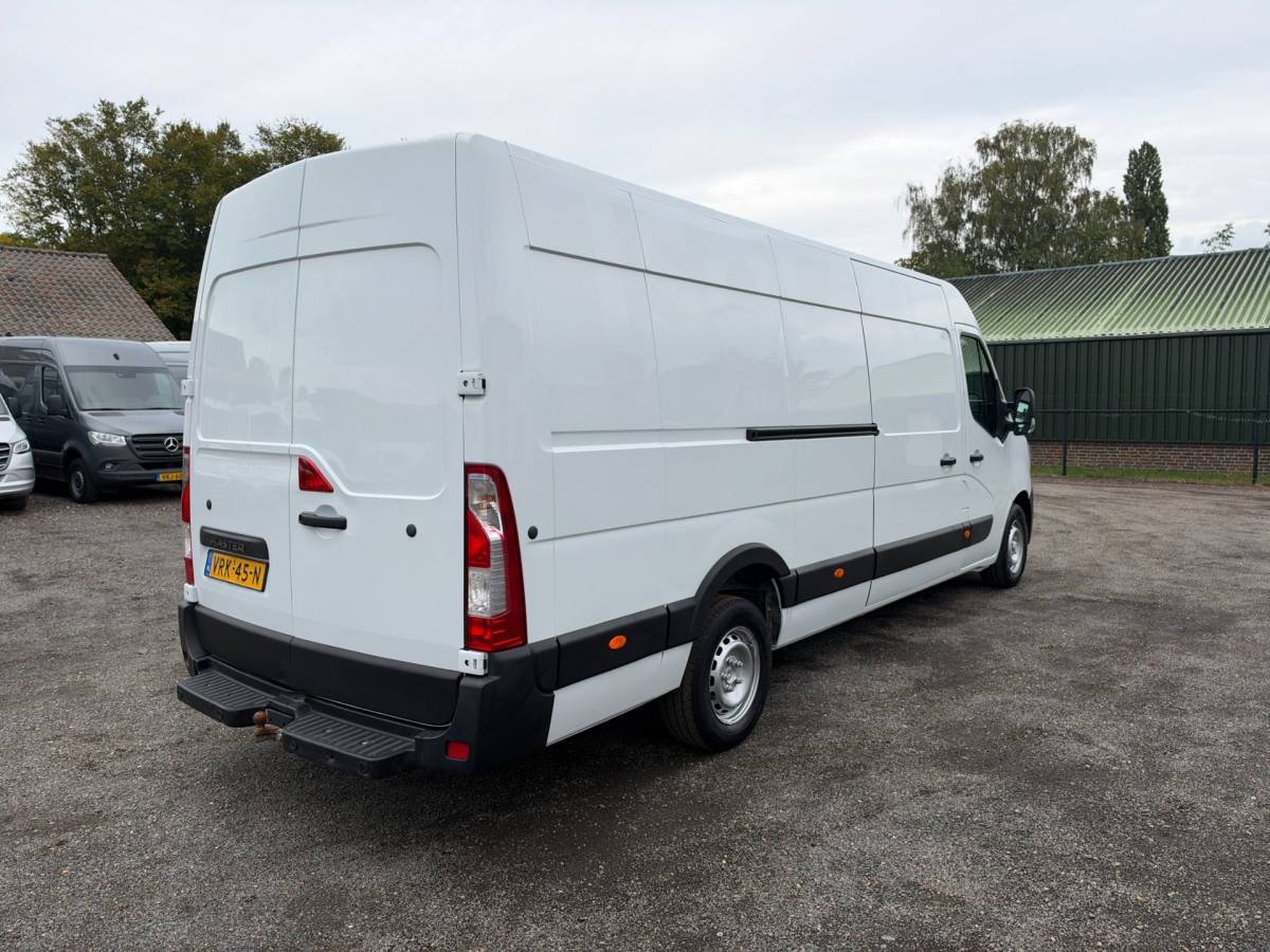 Renault Master Renault Master T35 2.3 dCi 165 L4H2 EL Energy Comfort Airco / Cruise