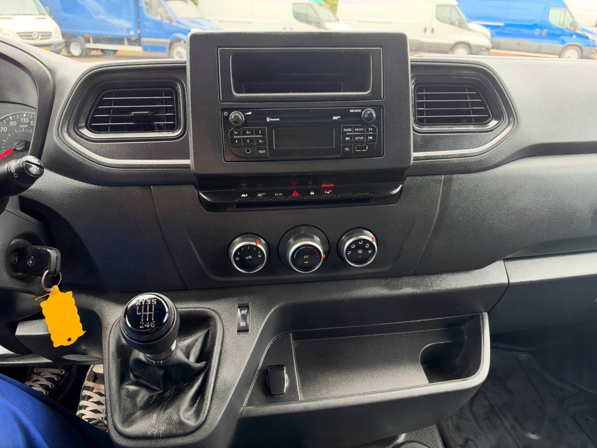 Renault Master Renault Master T35 2.3 dCi 165 L4H2 EL Energy Comfort Airco / Cruise